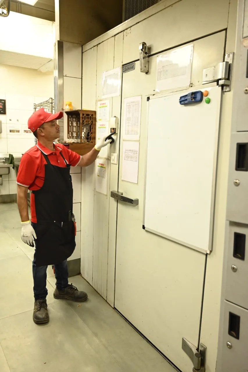 How to Reduce Energy Costs in Your Commercial Kitchen